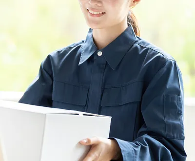 僧侶が法要を行う様子